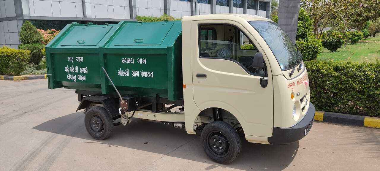 Makevale supports the Clean India Initiative by donating a refuse truck to local community