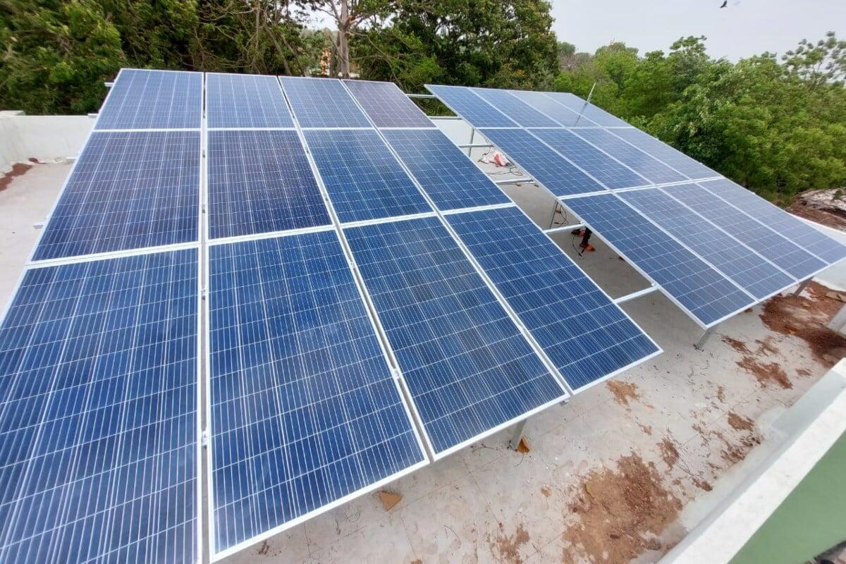 Makevale powers a local school in Gujarat with new solar infrastructure